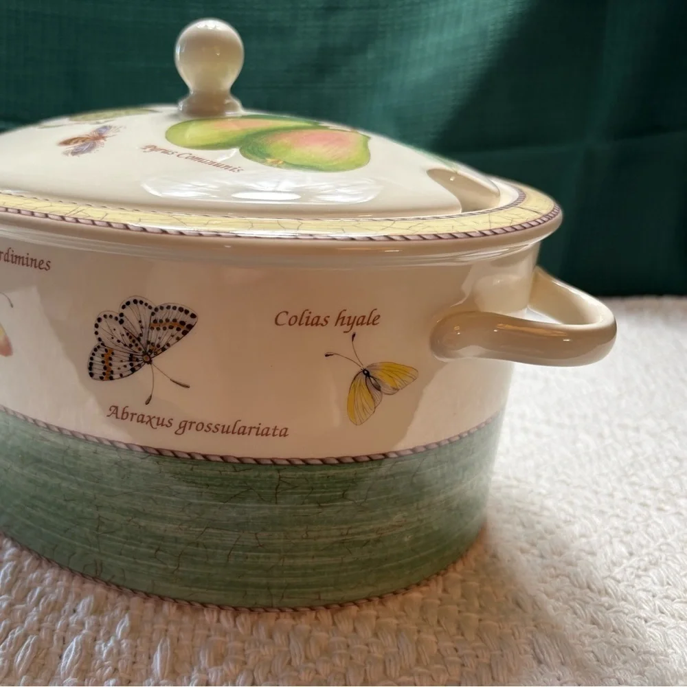 Wedgewood Sarah’s Garden Oval Tureen & Lid-Length: 9.75”, Height: 6”